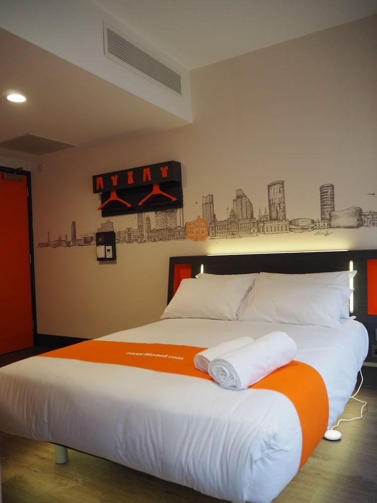 Easyhotel Liverpool Exterior photo